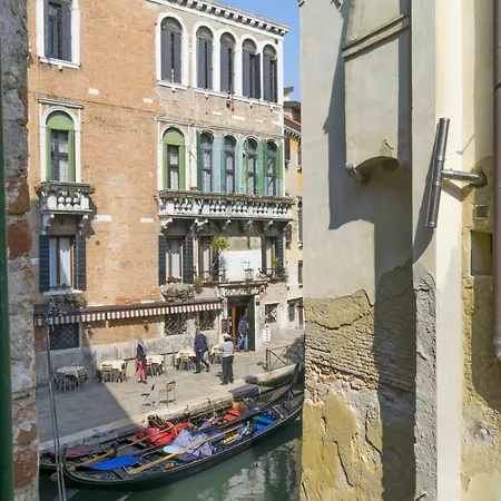 Ponte Del Megio Apartment