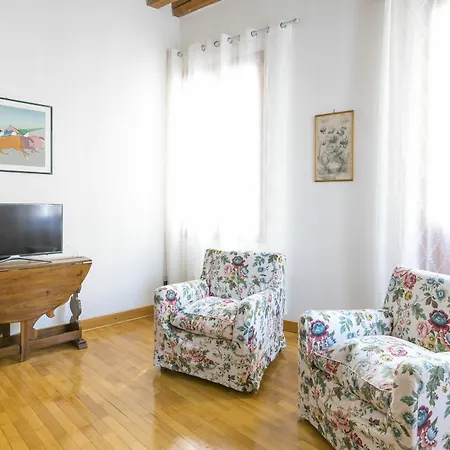Ponte Del Megio Apartment *