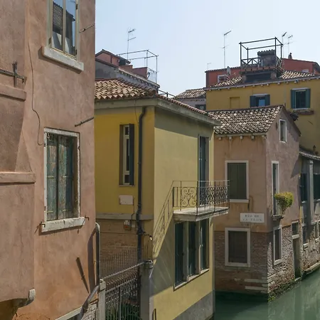 Ponte Del Megio Apartment